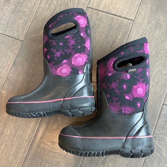 girls bogs size 4